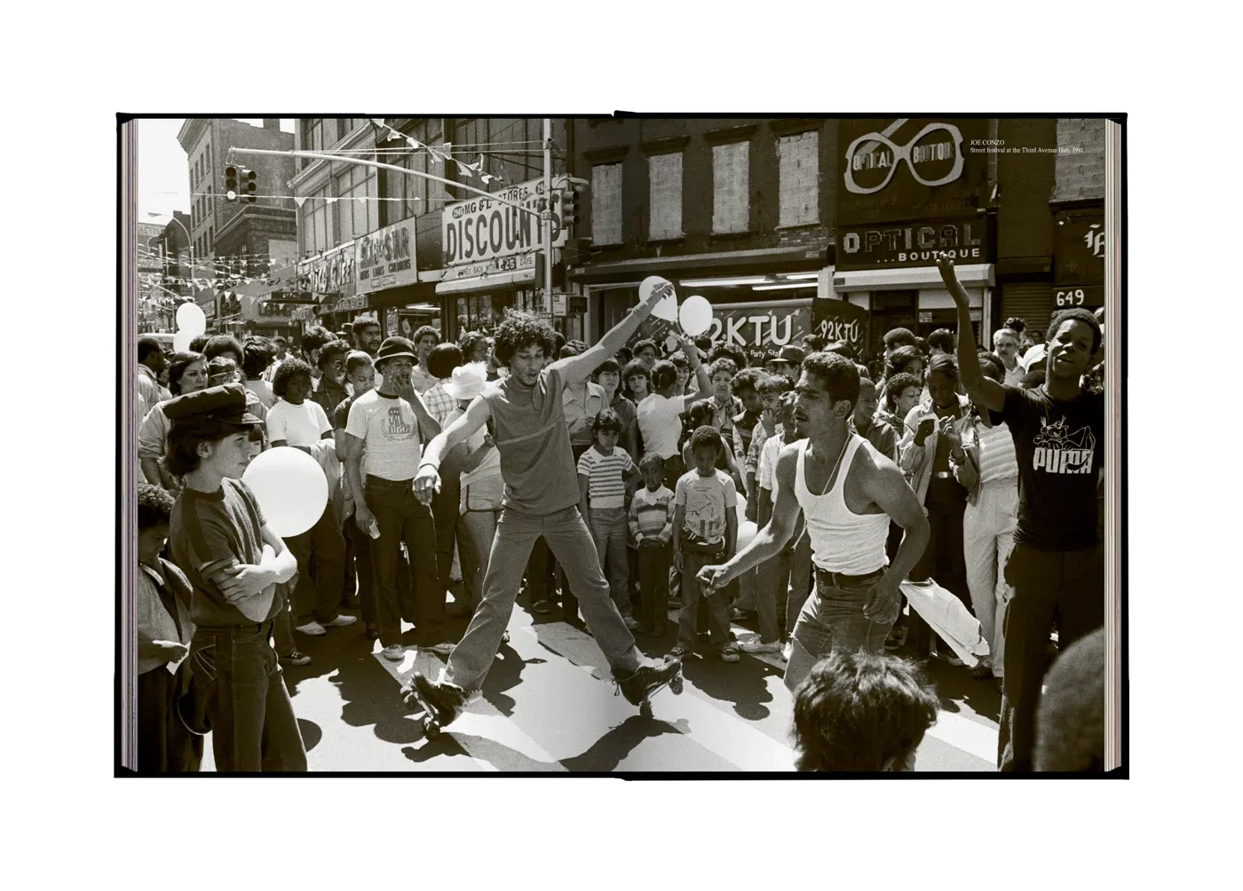 I Hear Music in the Streets. New York 1969-1989, spread 4